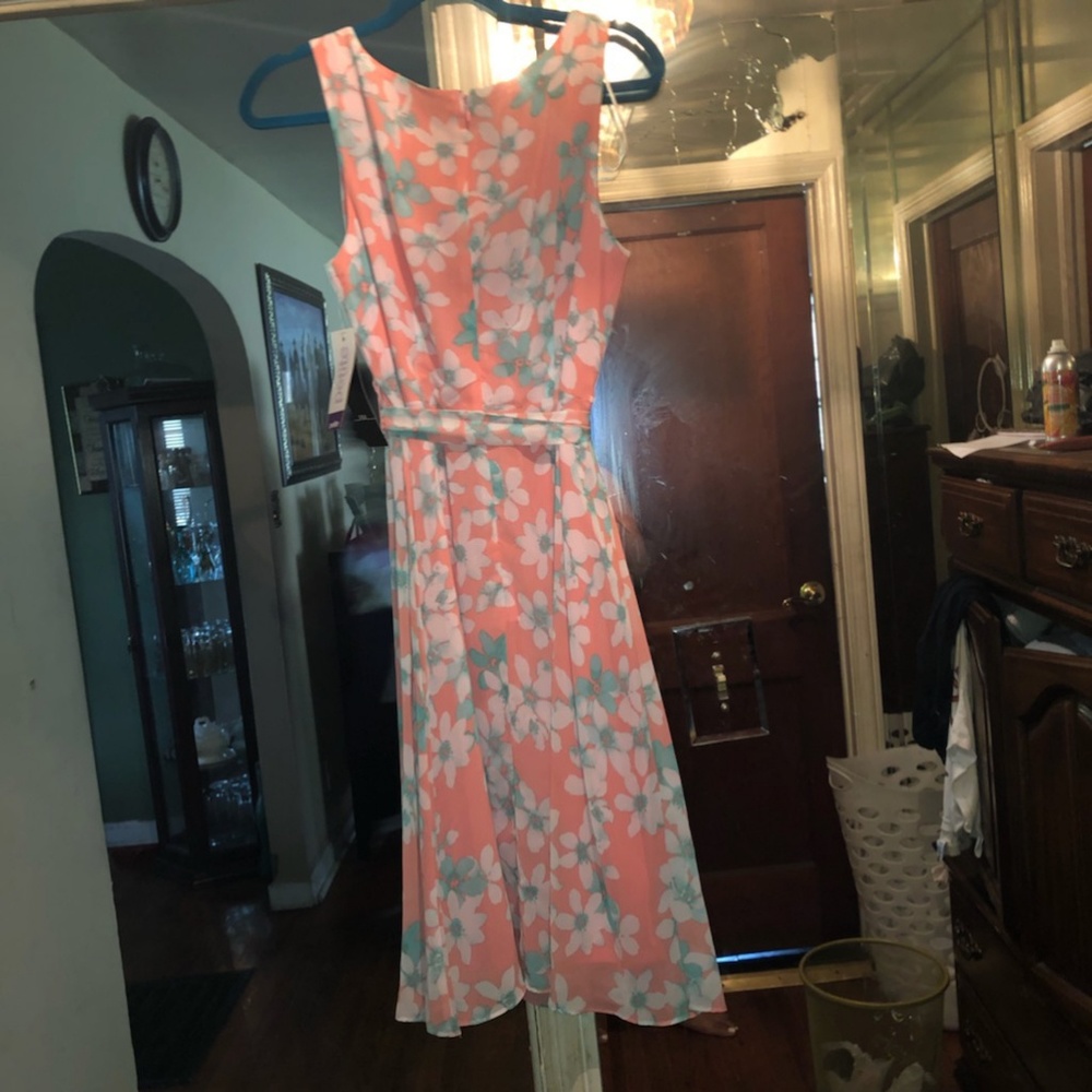Spring Time Floral Dress - Picture 2 of 3